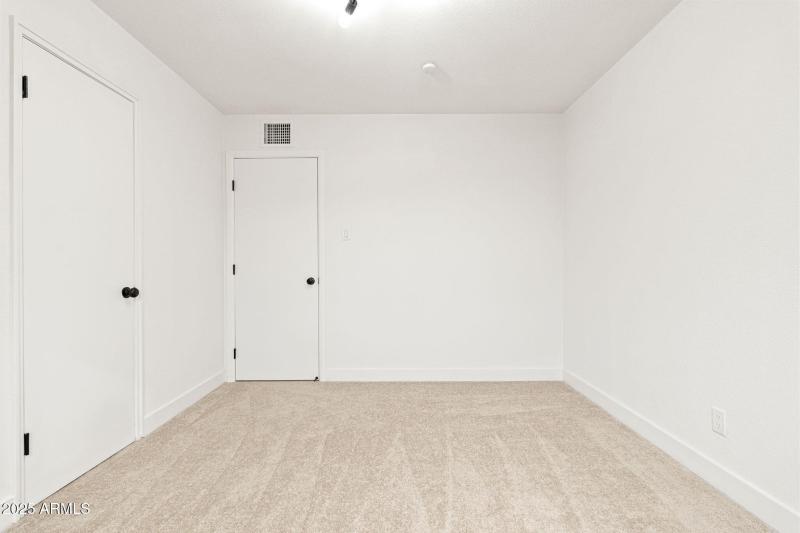 3137 W Turney Ave - 20