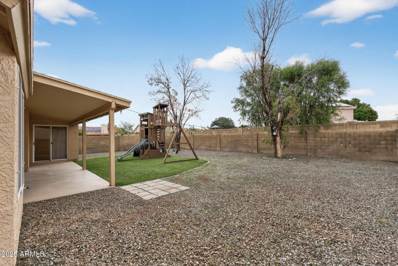 45_907_N_Falcon_Dr45_mls