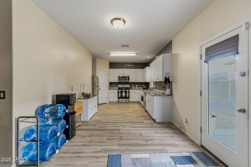 20-web-or-mls-45433 W Sandhill Rd-20