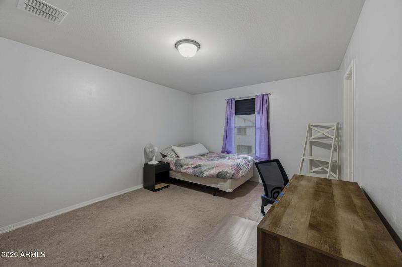 42-web-or-mls-45433 W Sandhill Rd-42