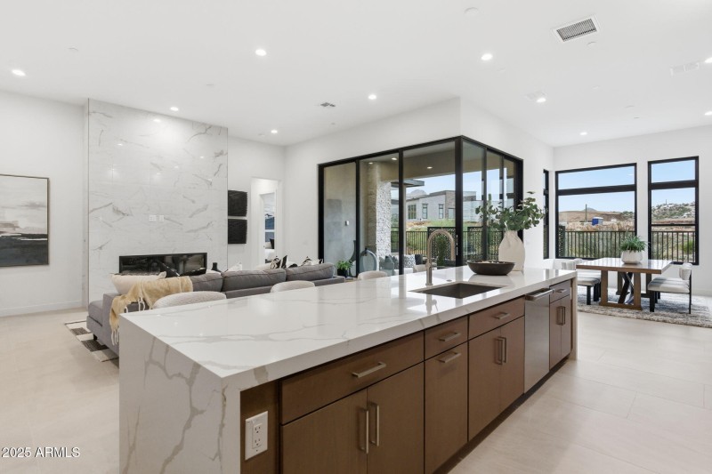 Kitchen W Under Cabinet Storage