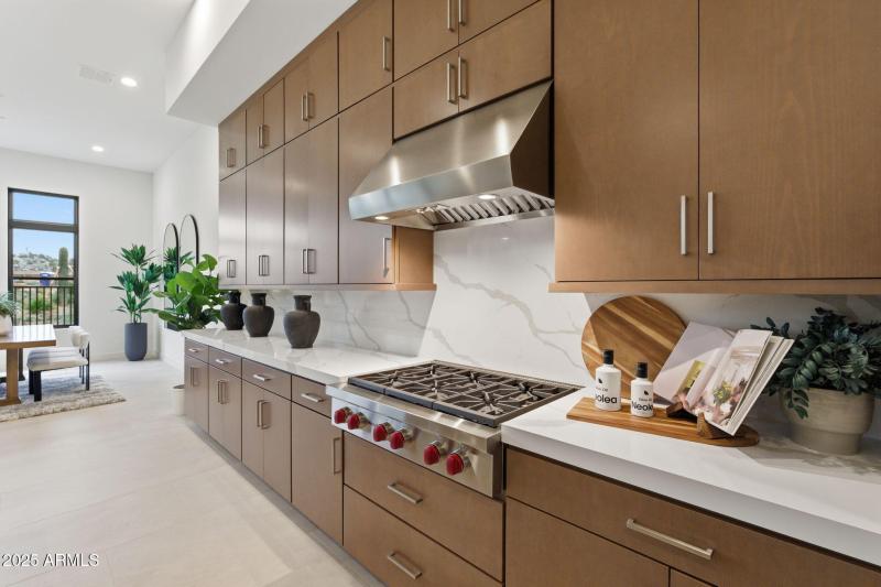 Kitchen W SS Appliances