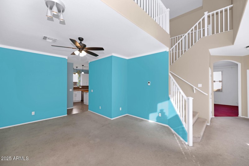 482 W Aloe Pl-large-006-022-482 W Aloe-1