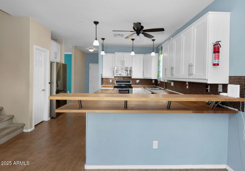 482 W Aloe Pl-large-015-014-482 W Aloe-1