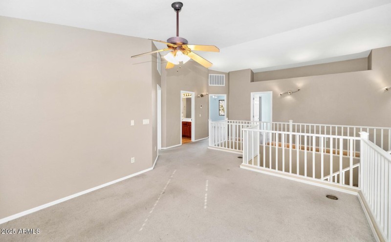 482 W Aloe Pl-large-020-036-482 W Aloe-1