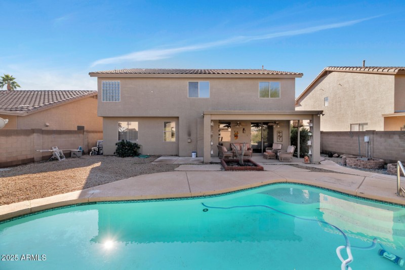 482 W Aloe Pl-large-033-032-482 W Aloe-1