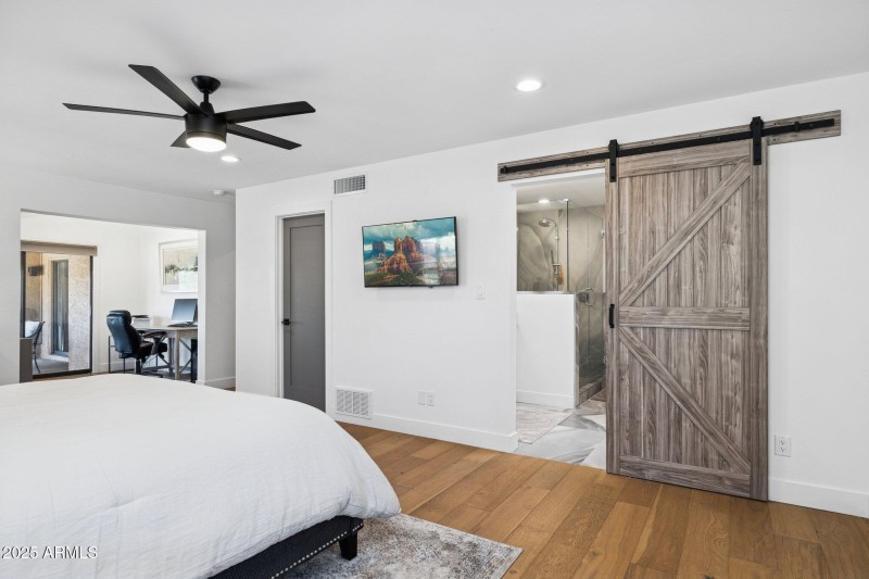 Primary has adjoining sitting area