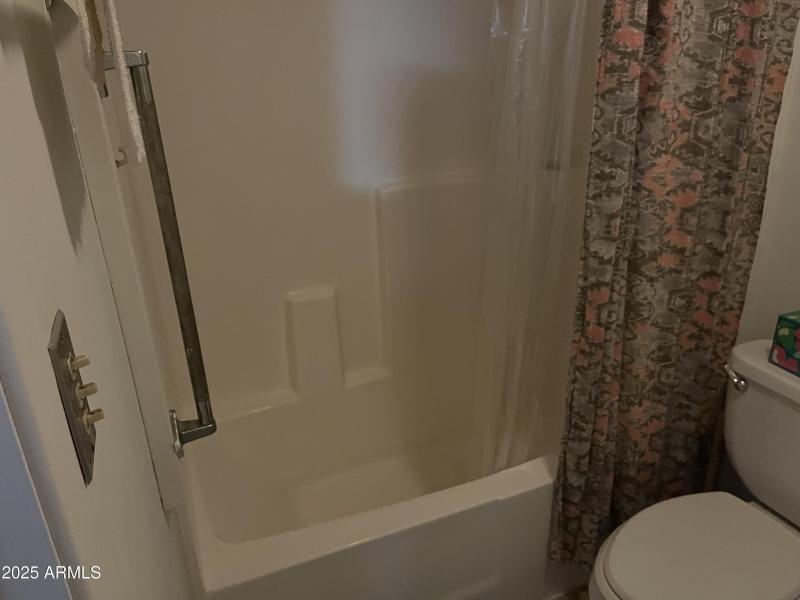 461 W 5th St Hall Bath