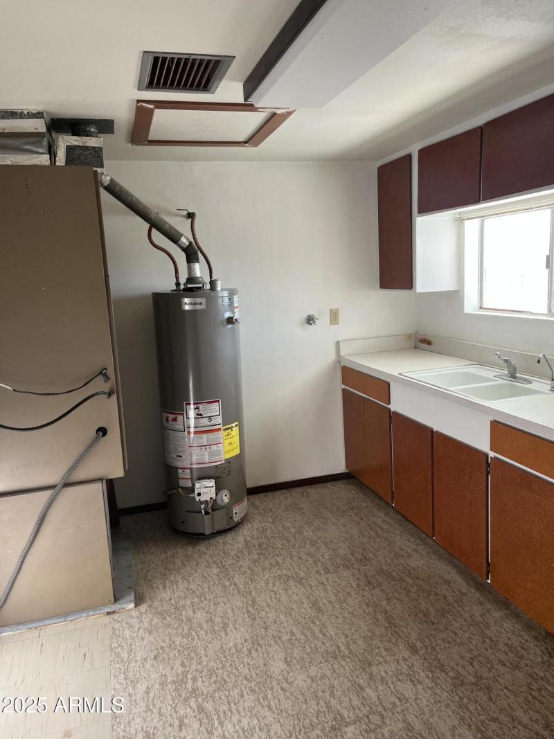 461 W 5th St. Utility 1