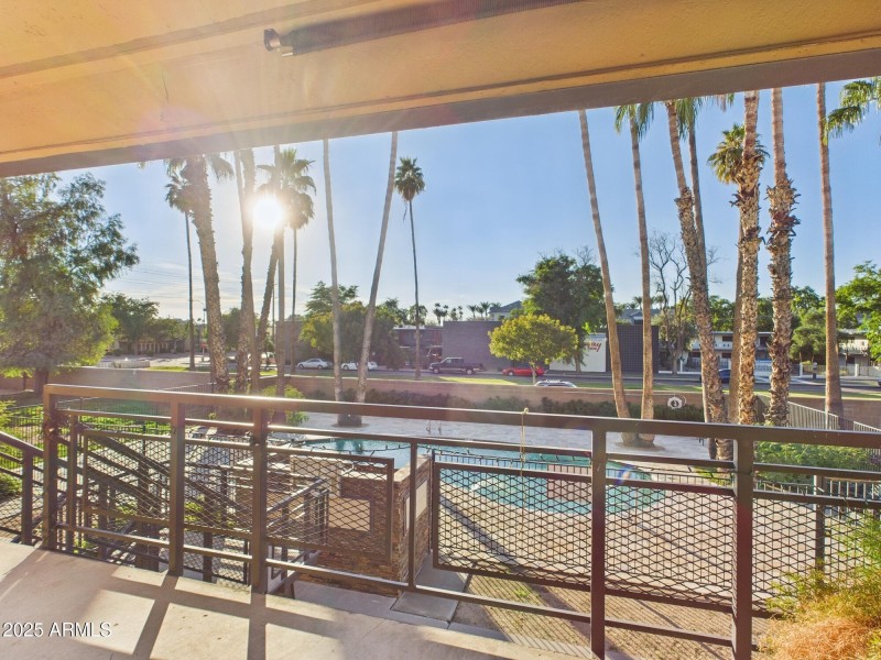 CAM02404G0-PR0163-STILL001