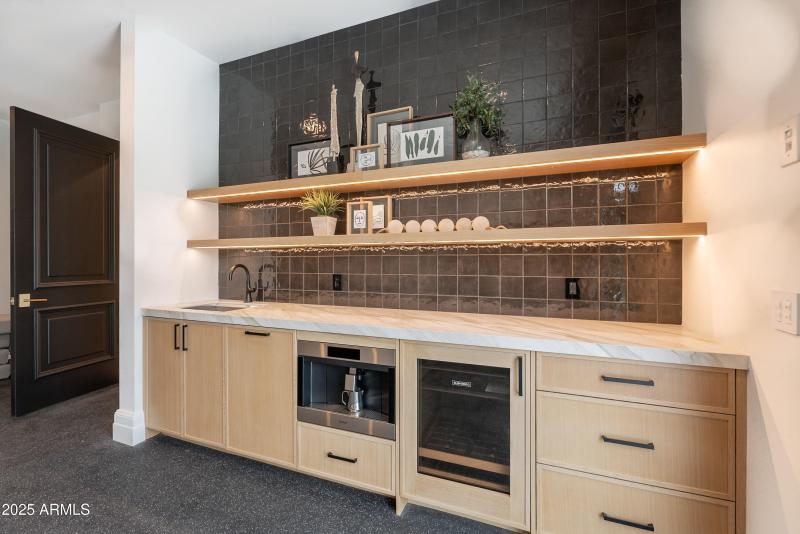 Workout / Flex Room Bar