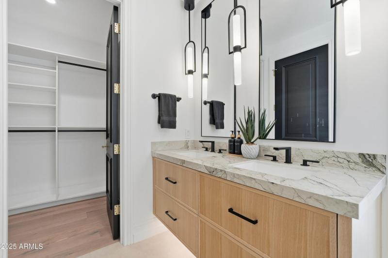 Casita Full Bathroom