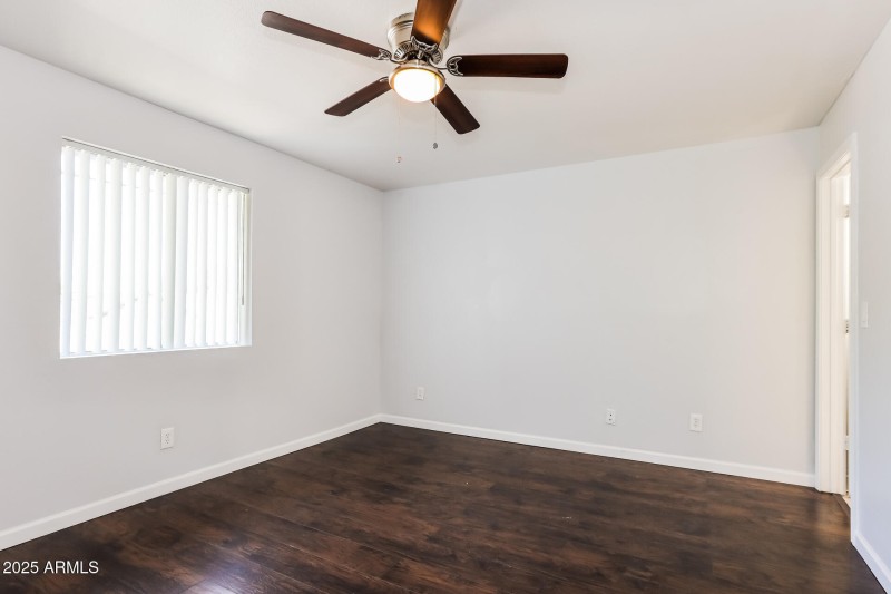 10-photo-Main-Bedroom-4862afd0-d39c-485f