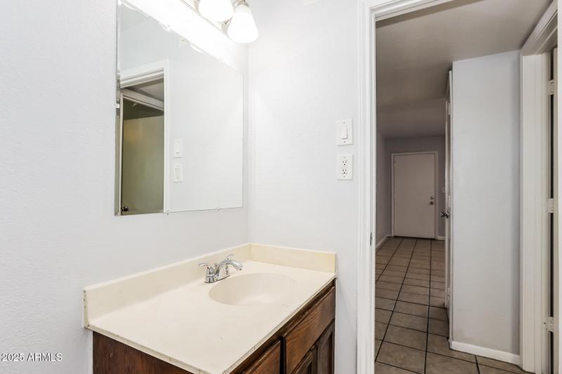 13-photo-Bathroom-861c41f8-d311-47ef-bc2