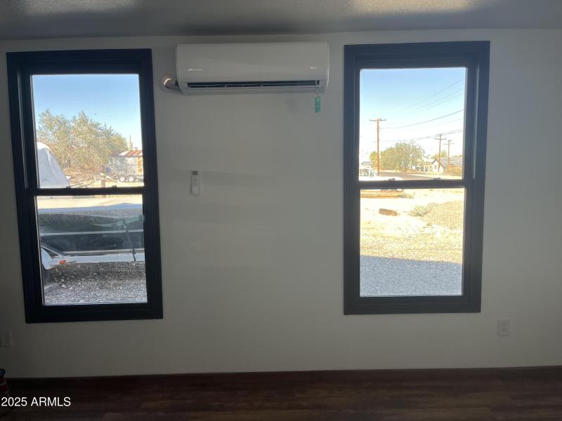 445 N Kilbright Living Room A