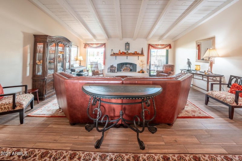 Foyer/Formal Living Area