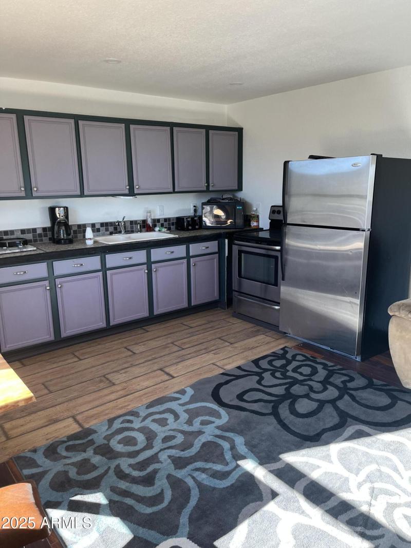 445 N Kilbright Kitchen B