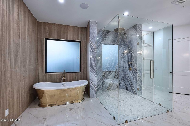 Night-Primary Bath-Slipper Tub