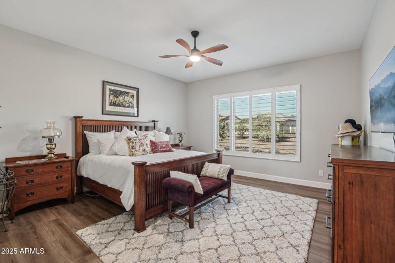 18-web-or-mls-W Monterey Way-S2511-018