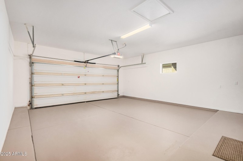 2-Car Garage w Epoxy Floors