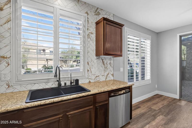 10-web-or-mls-029_a4m_CM