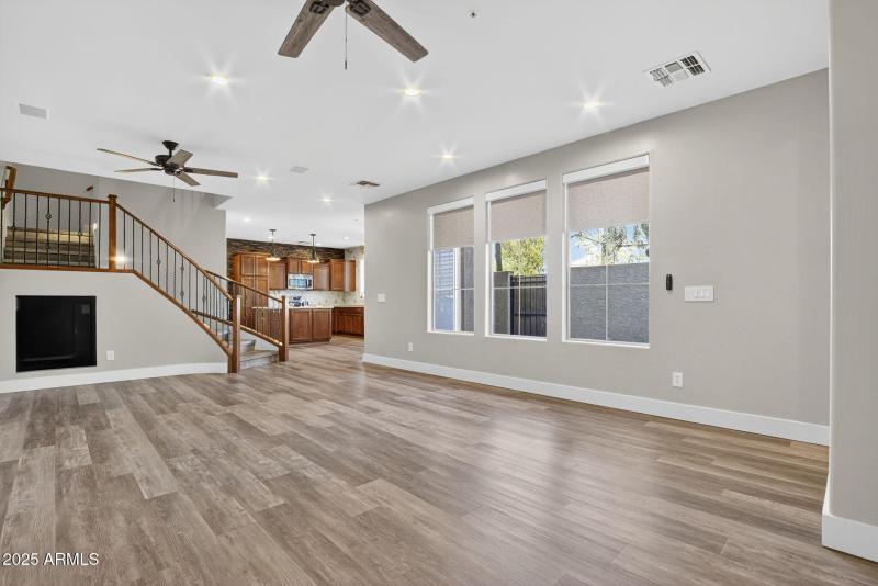 19-web-or-mls-055_a4m_CM