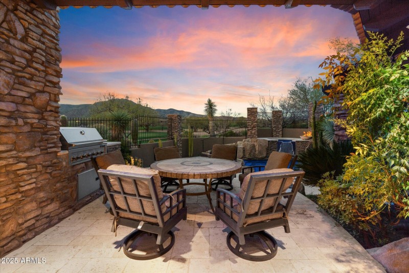 30-Dining Room Patio