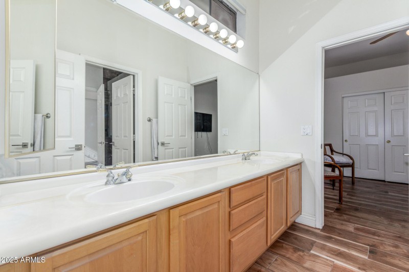 Dual Vanity Primary Bath