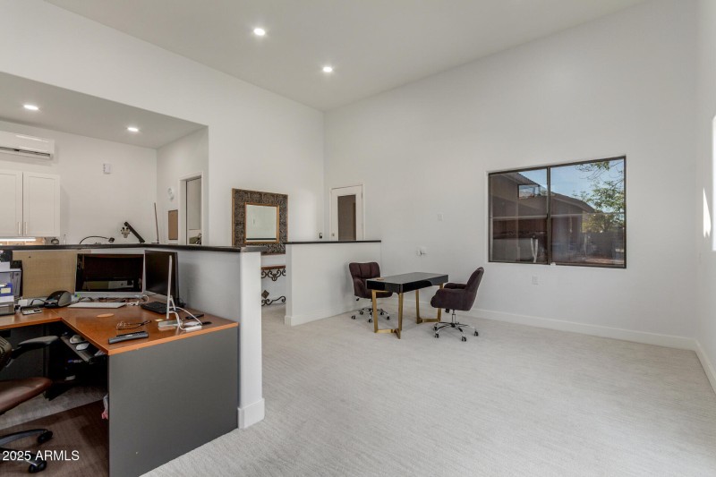 Open Office & Meeting Space