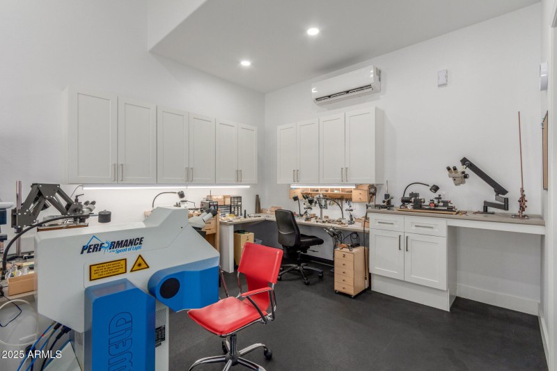 AC-Equipped Shop Storage