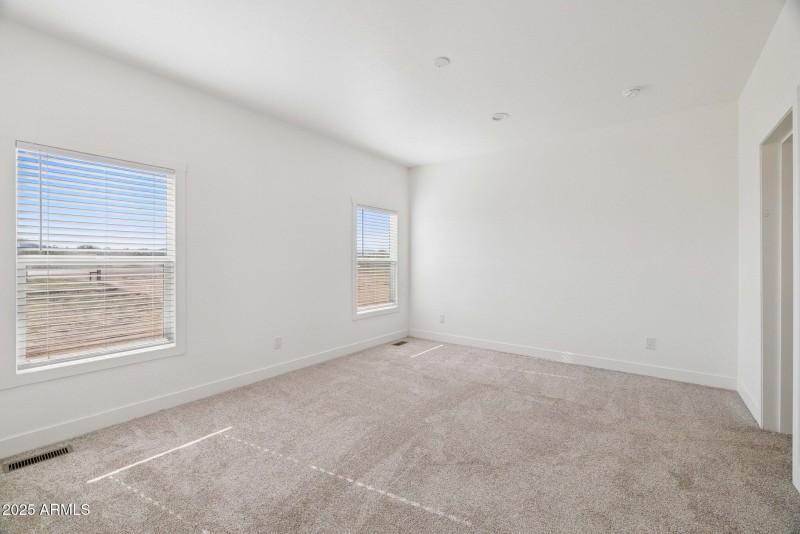 11-web-or-mls-50308-w-wildwood-rd