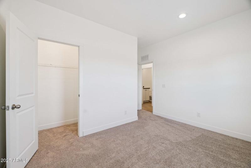 20-web-or-mls-50308-w-wildwood-rd