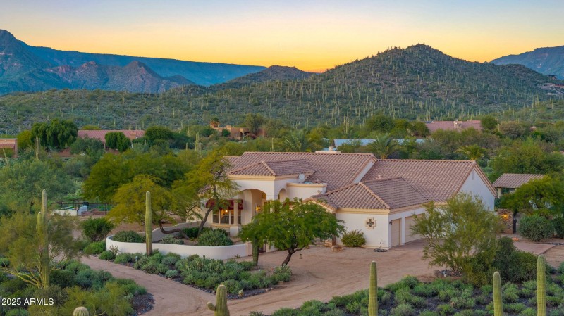 4-web-or-mls-DRONE EXTERIOR22