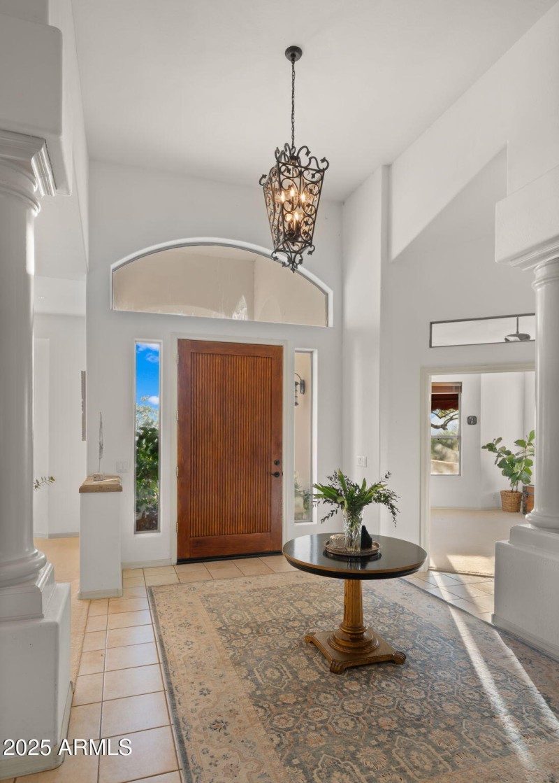 11-web-or-mls-Foyer2