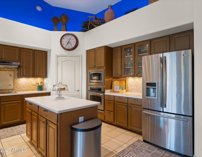 18-web-or-mls-Kitchen5