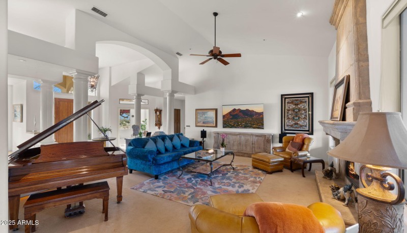 22-web-or-mls-Living Space2