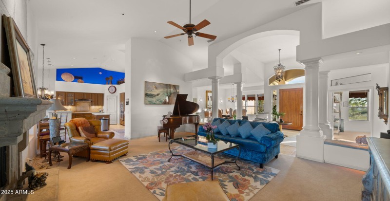 24-web-or-mls-Living Space1