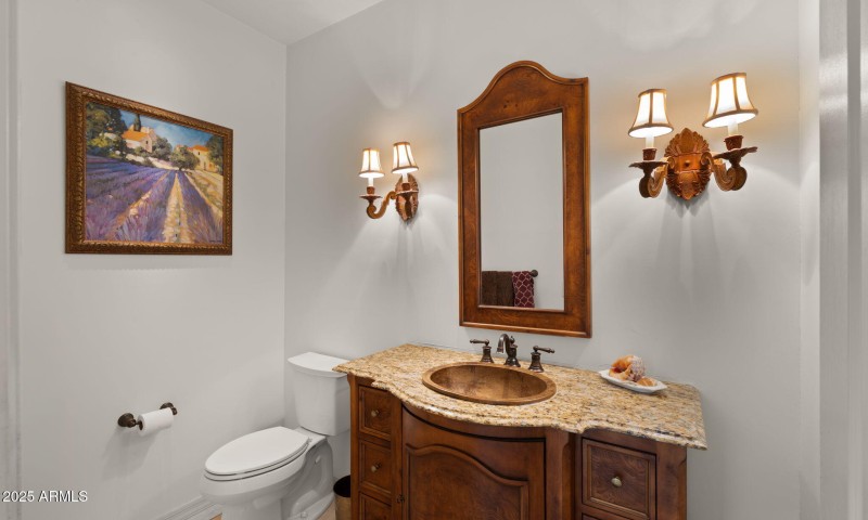 28-web-or-mls-Powder Room
