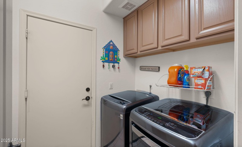 29-web-or-mls-Laundry Room