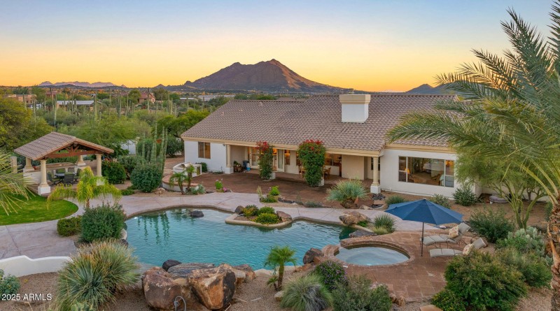 50-web-or-mls-DRONE EXTERIOR15