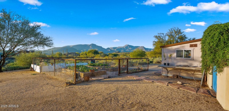 63-web-or-mls-Garden Space1