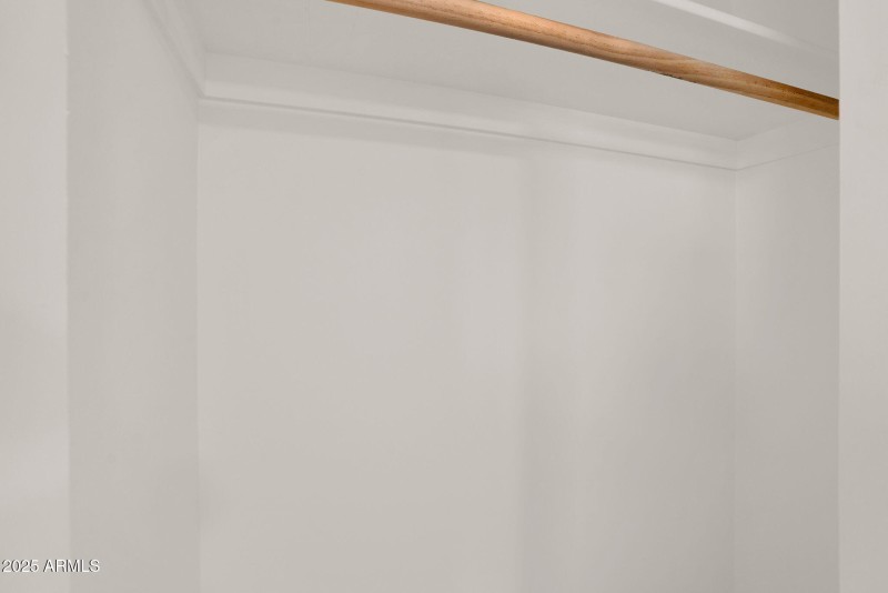 31-web-or-mls-2137 E Cornell Dr -36