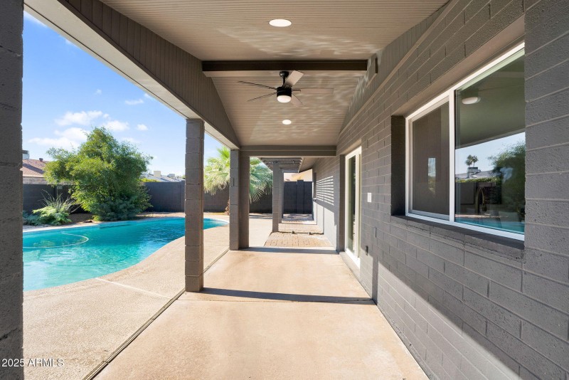 42-web-or-mls-2137 E Cornell Dr -41