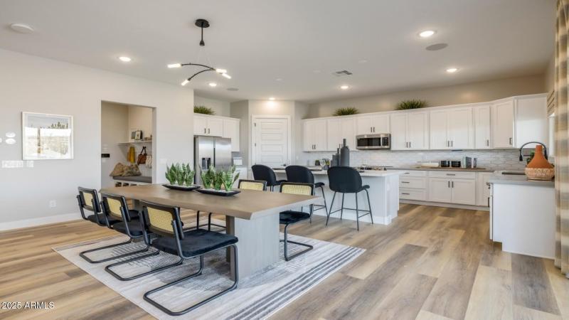 14)dining-kitchen-pantry