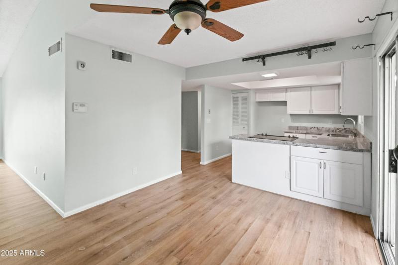 4727 W Continental Dr-26