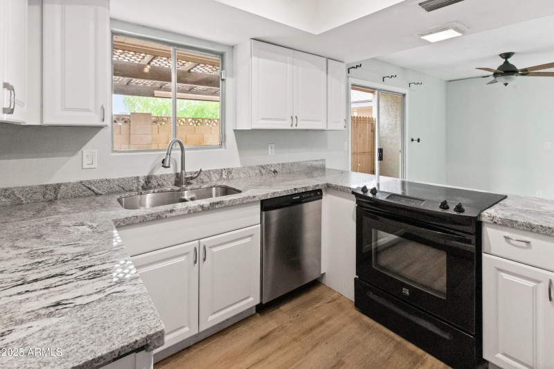 4727 W Continental Dr-27