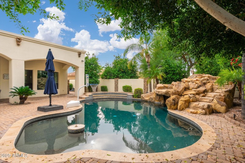 2196 E Champagne Pl - 64