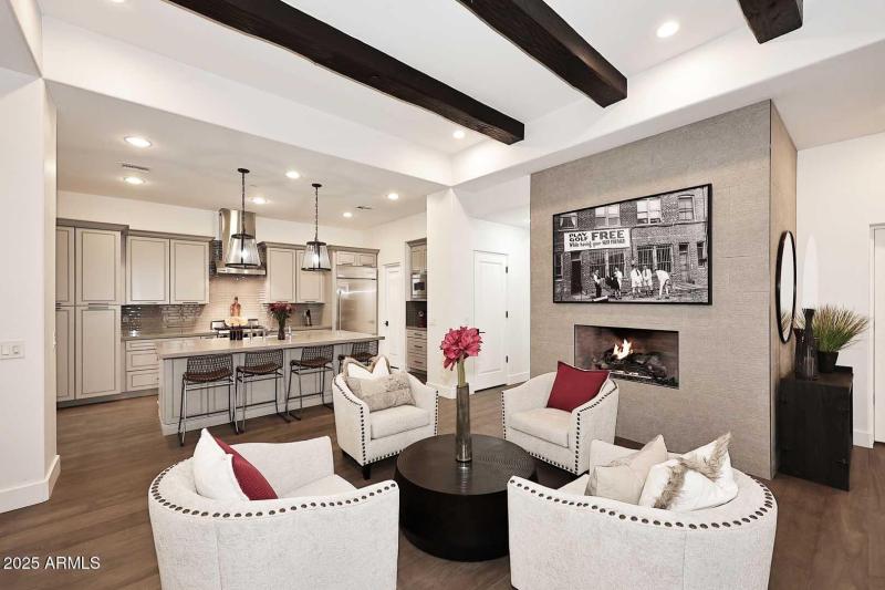 Sitting Room/Kitchen