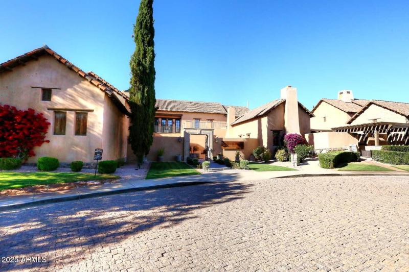 Superstition Mountian-Golf Clubhouse