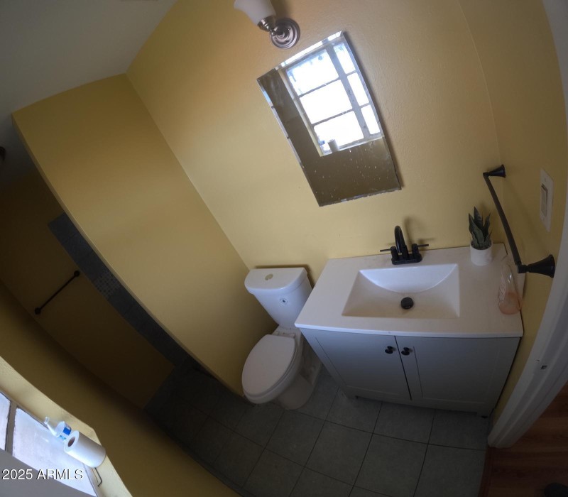 0Principal Bathroom1